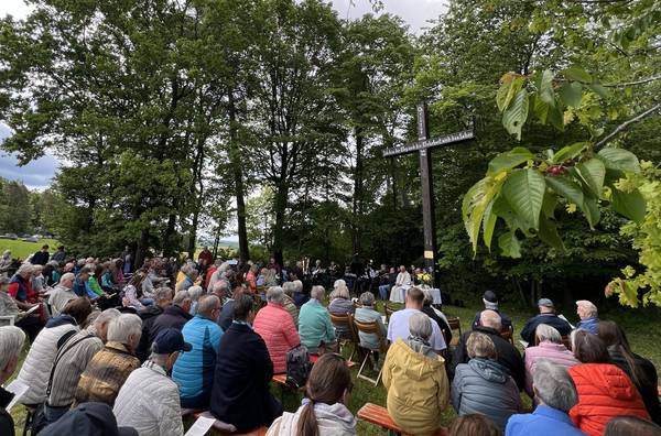 Bild von Gottesdienst am Hohen Kreuz